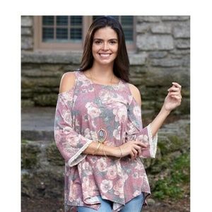 AMELIA & JOE Floral Print Cold Shoulder Top Medium